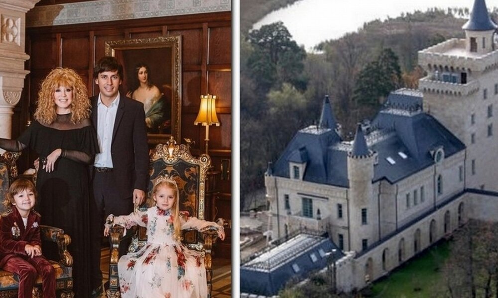 Кухня пугачевой и галкина. Алла пугачева и максим галкин в с детьми 2022. Дом аллы пугачевой и максима галкина. Дети аллы пугачевой и максима галкина 2022. Замок аллы пугачевой и максима галкина.