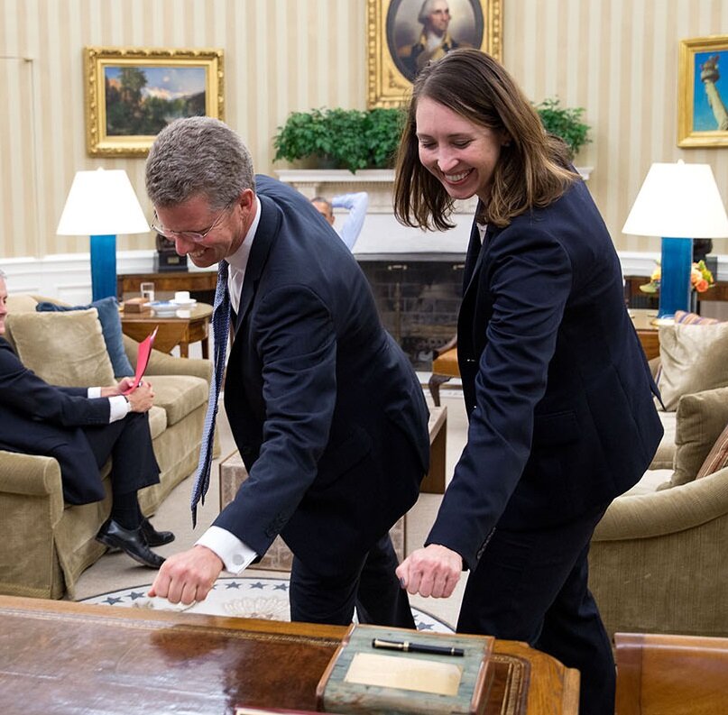 Политики стучат по дереву