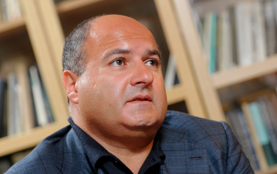 Старина Георгий Беджамов : уехал  из России-Матушки в Британию, прихватив оставшиеся средства рухнувшего  "ВНЕШПРОМБАНКА" // Яндекс-Картинки