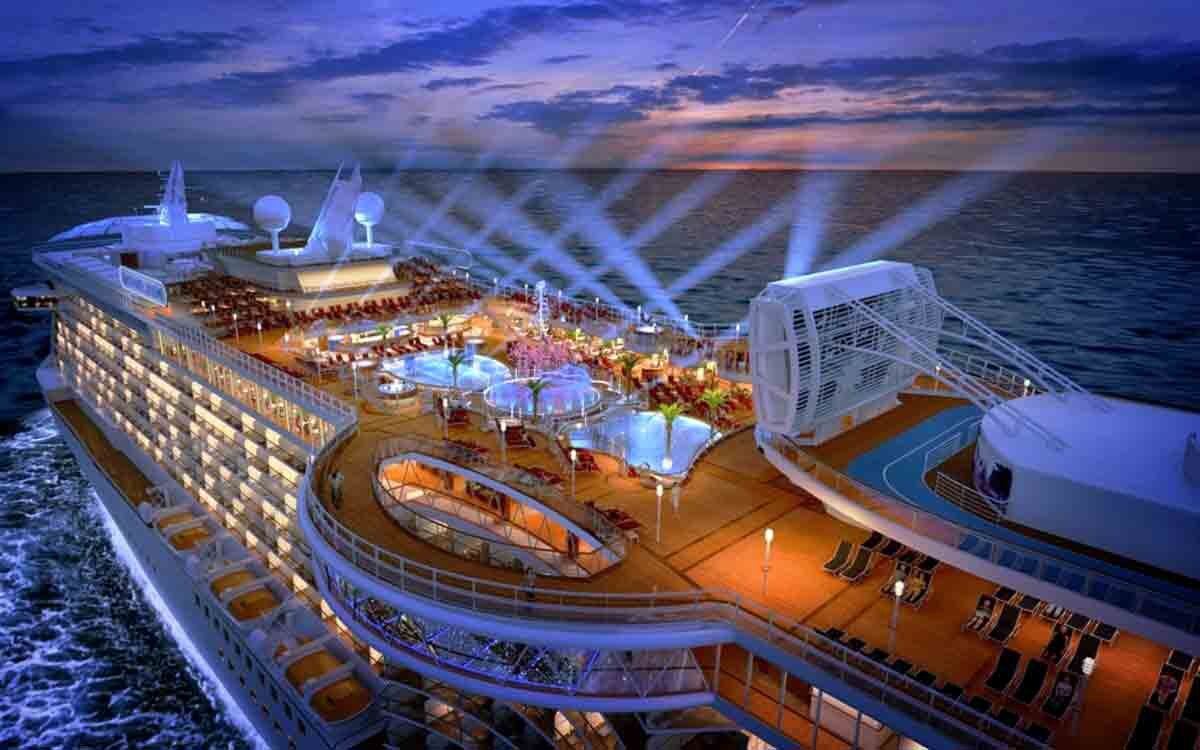 Круизный лайнер