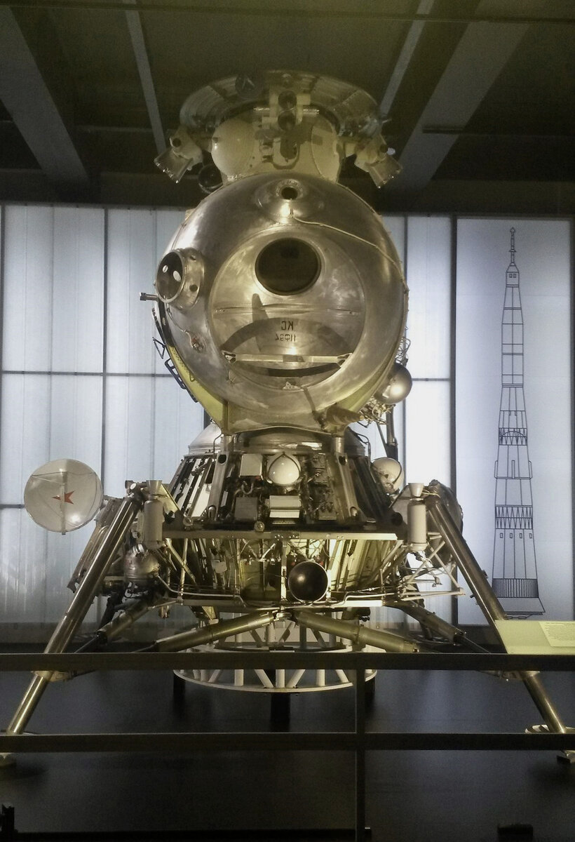 Примерно так мог выглядеть лунный посадочный модуль Л-3.