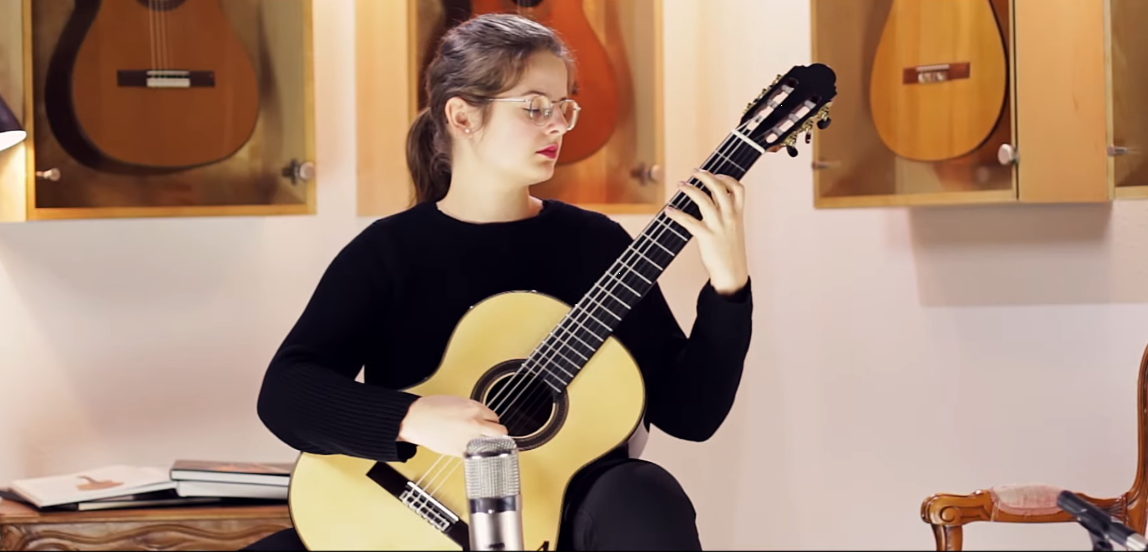 Marie Sans, скрин YouTube