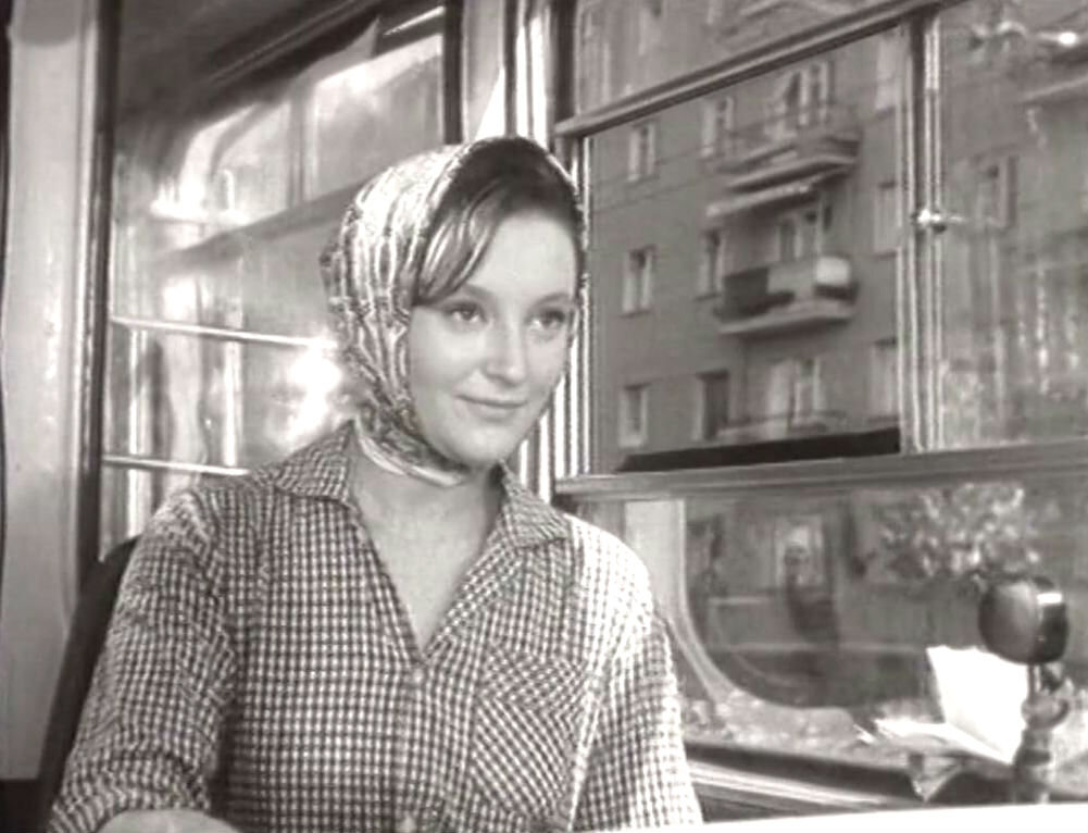 Кадр из к/ф "Первый троллейбус"