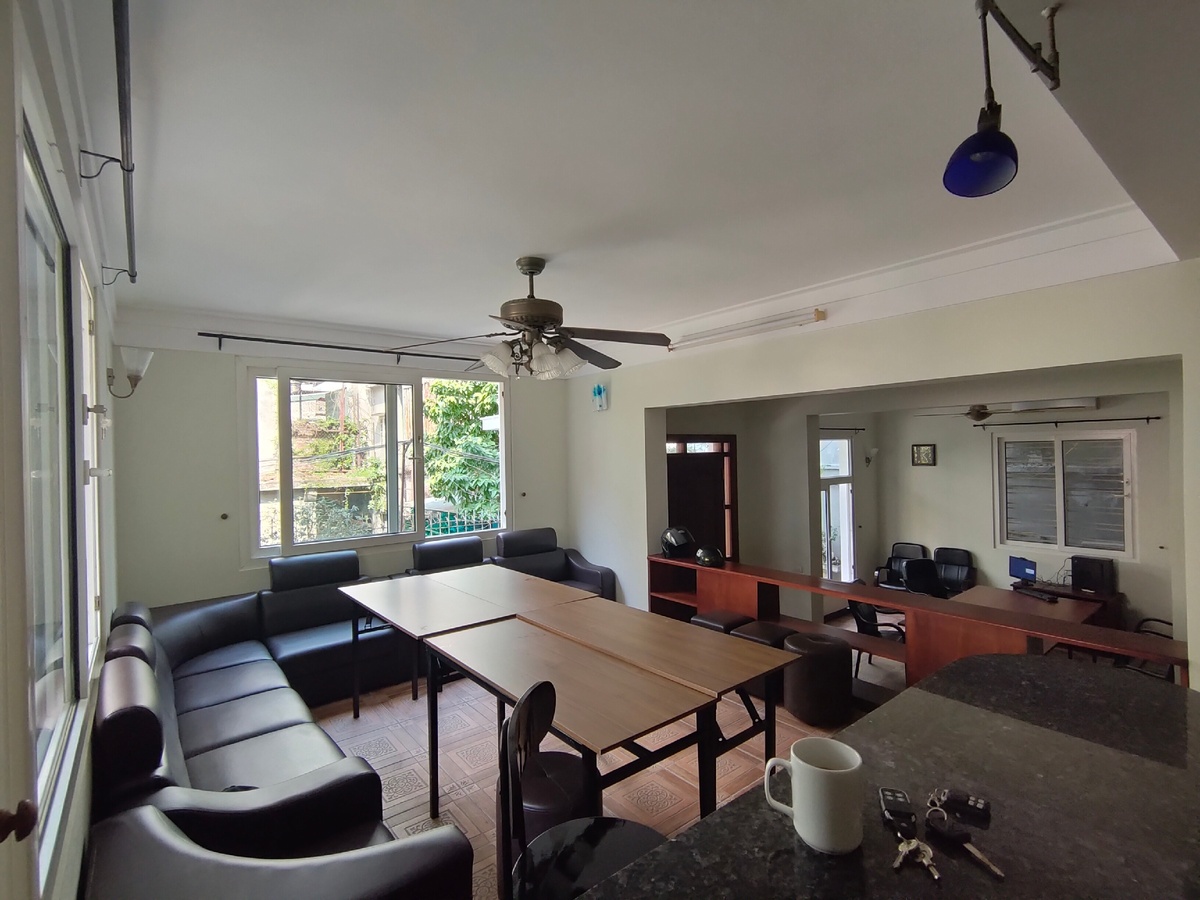 Первый этаж - open space + небольшой бар + зона отдыха 