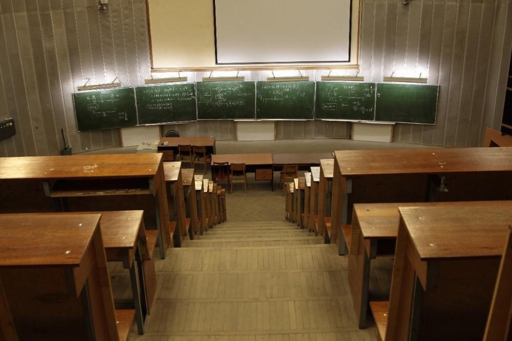 Как сын богатого и влиятельного человека стал преподавать в университете химию? Фото rotfront.su