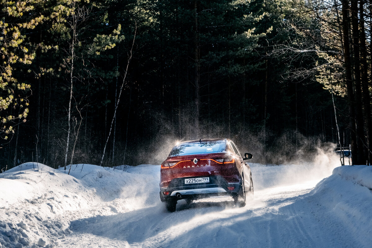 Тест драйв снег. Рено аркана зима. Renault Arcana тест драйв. Рено аркана тест драйв 2021. Рено аркана зимой.