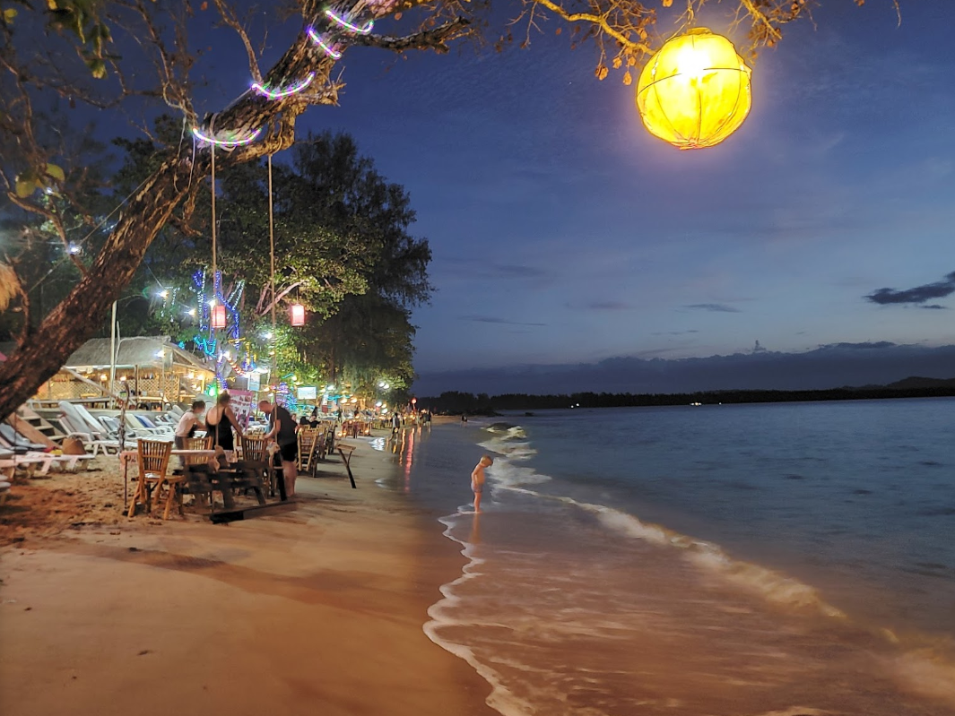 Прибрежное кафе