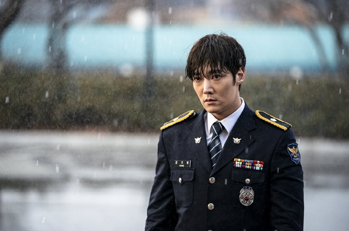 Грустно, тоскливо, хочется плакать. Нет, хочется реветь😭😭😭