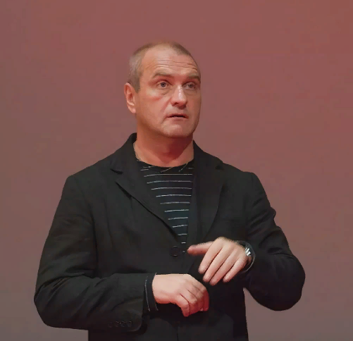 Александр Балуев.