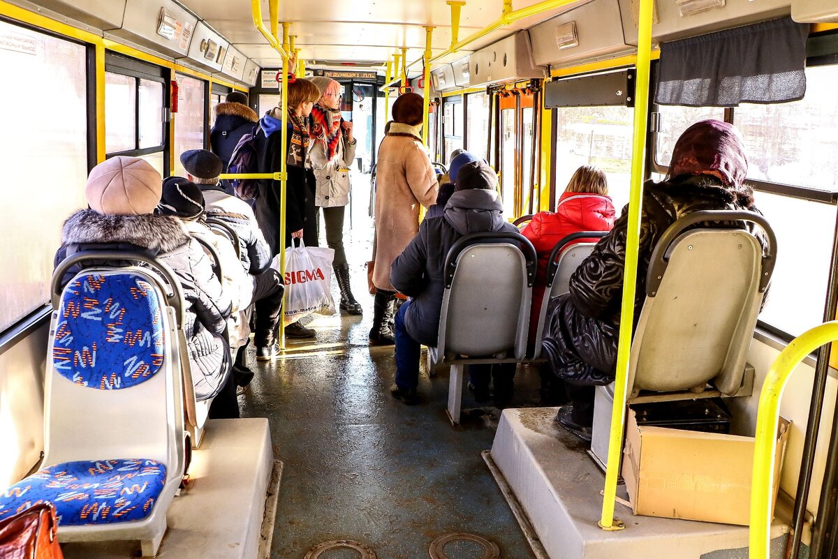Фото автобуса изнутри с пассажирами
