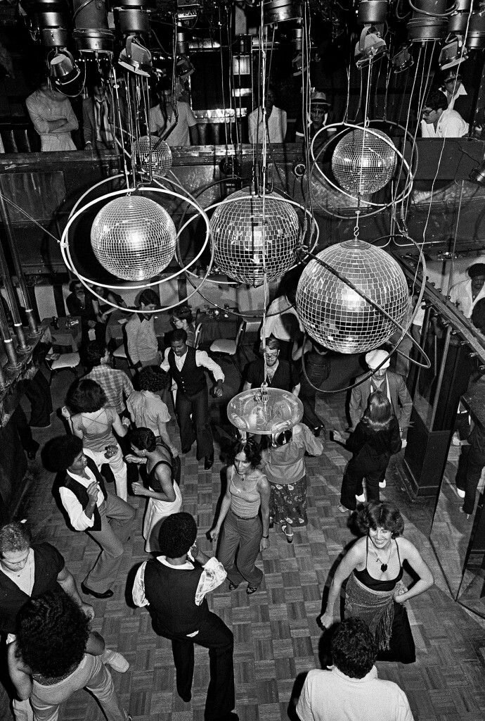 Reflections, New York. Photograph by Bill Bernstein, 1979. Courtesy Bill Bernstein. Изображение взято из открытых источников