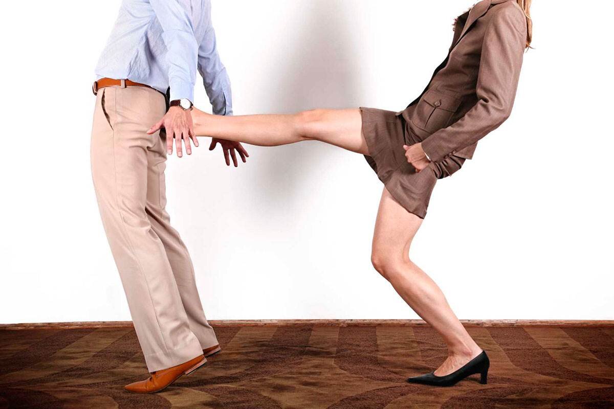 Выгнала. фото из поиска яндекс