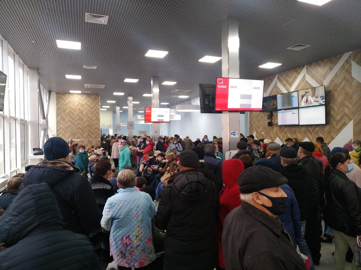 Понедельник - день тяжёлый. В 7 утра уже был в онкоцентре, а там проблема с сервером в регистратуре... До 11 часов ни кто не мог получить нужные направления так как компьютеры не работали...