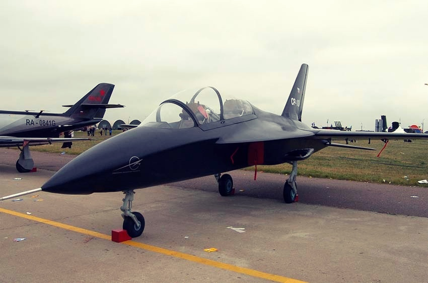 Тренировочный самолет. УТС ср-10. Ср-10 учебно-тренировочный реактивный самолет. Ср-10 (SR-10). КБ сат ср-10.