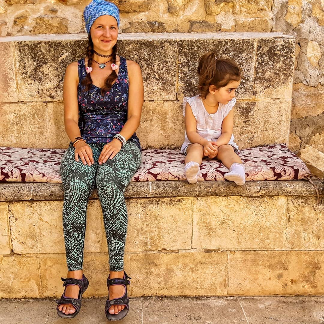 Детский сад на территории Церкви, но не Протестантской. Девочка очень стеснялась