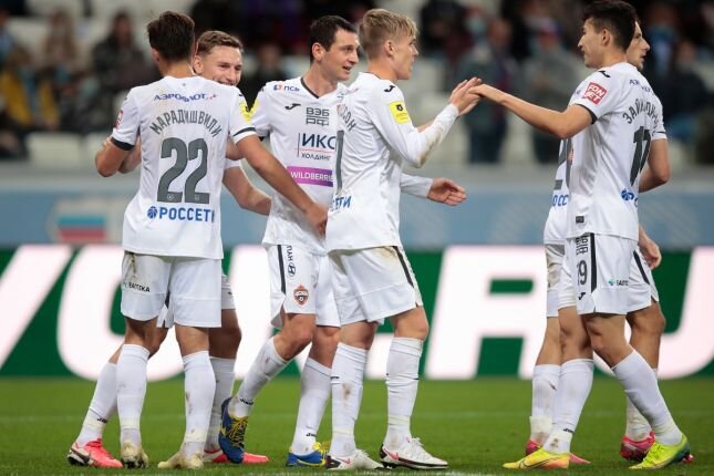 Игроки ЦСКА празднуют гол. Источник: https://football24.ru