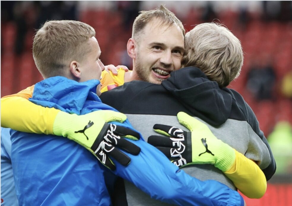 Евгений Фролов после победы над "Ахматом". Фото ks-samapa.ru