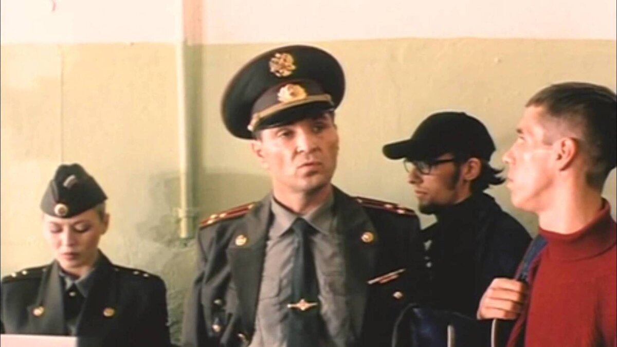 кадр из фильма "ДМБ"