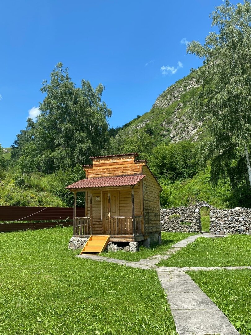 Летний домик на Алтае. 900 рублей в сутки при 2-х местном размещении, 1550 - при 1-местном