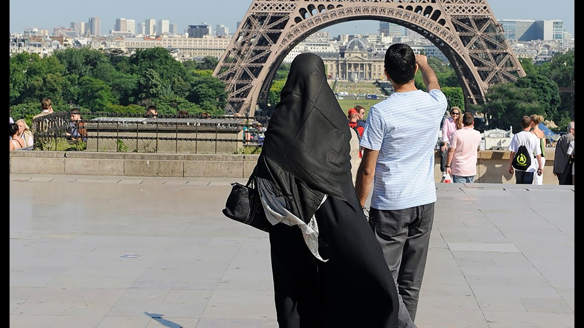 Если на Родине война/нищета/произвол/несправедливость, то, логично что человек будет искать место, где жить удобнее