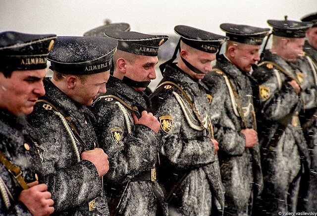 Строевые занятия на морозе требуют особой выдержки. Фото из Интернета.