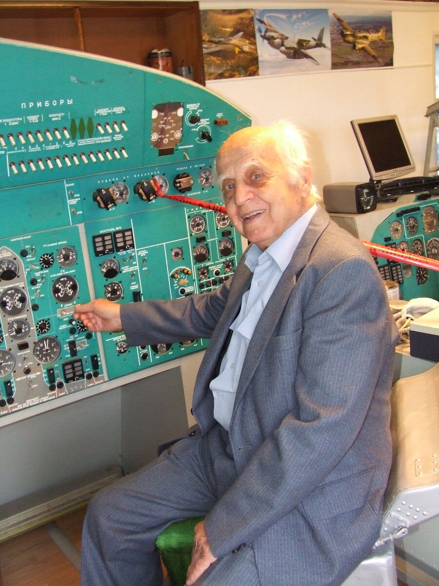 84-летний ветеран ЛаУГА Геннадий Михайлович Краснопивцев. Фото автора от 2014 года