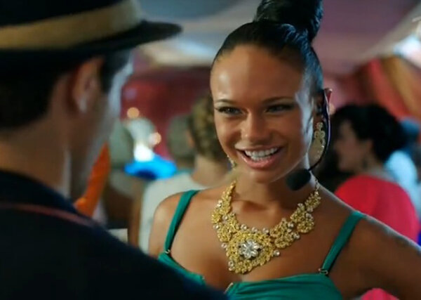 Яна Кошкина во время съёмок. Фото из открытого источника  avtopulsufa.ru