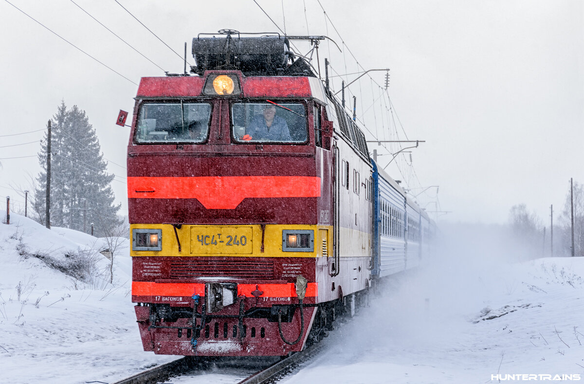 ЧС4Т-240. Россия, Кировская область, станция Лянгасово. 13 марта 2016 года.