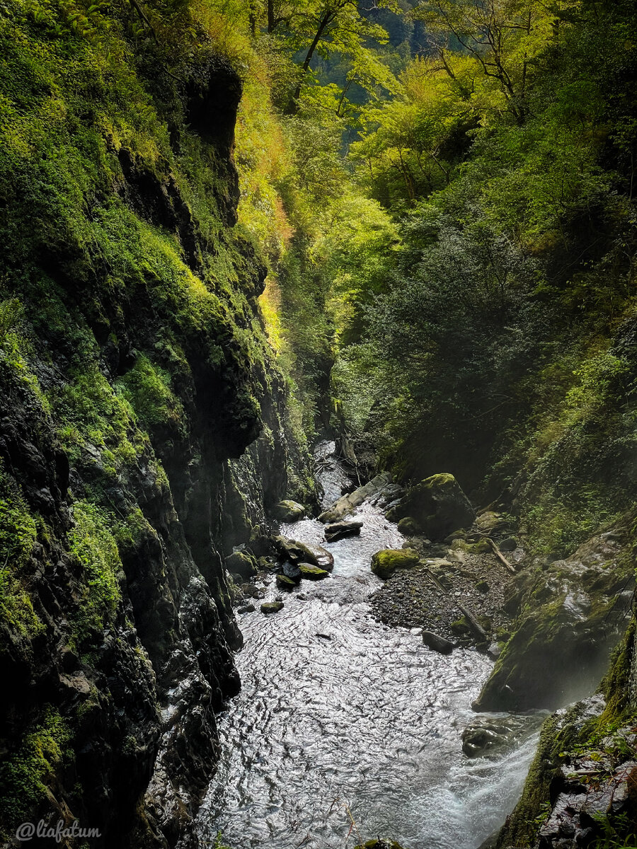 Водопад ирина и великан абхазия фото