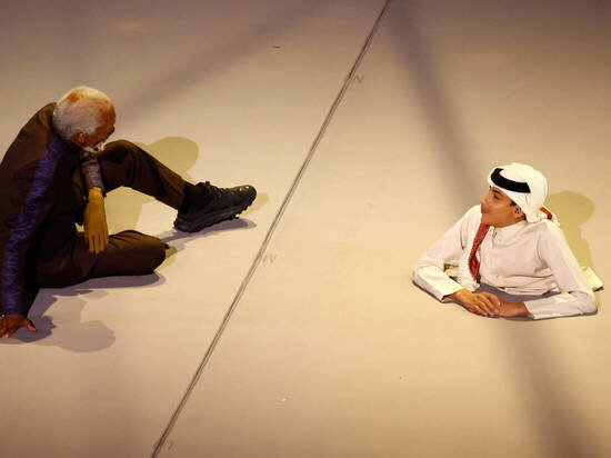     Морган Фримен и Ганим Аль-Муфта. Фото: IMAGO/Marcelo Machado de Melo/Global Look Press