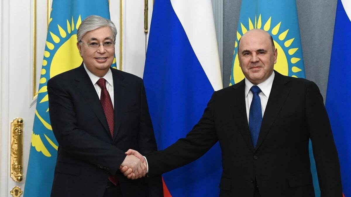    Касым-Жомарт Токаев и премьер России Михаил Мишустин:t.me/bort_01