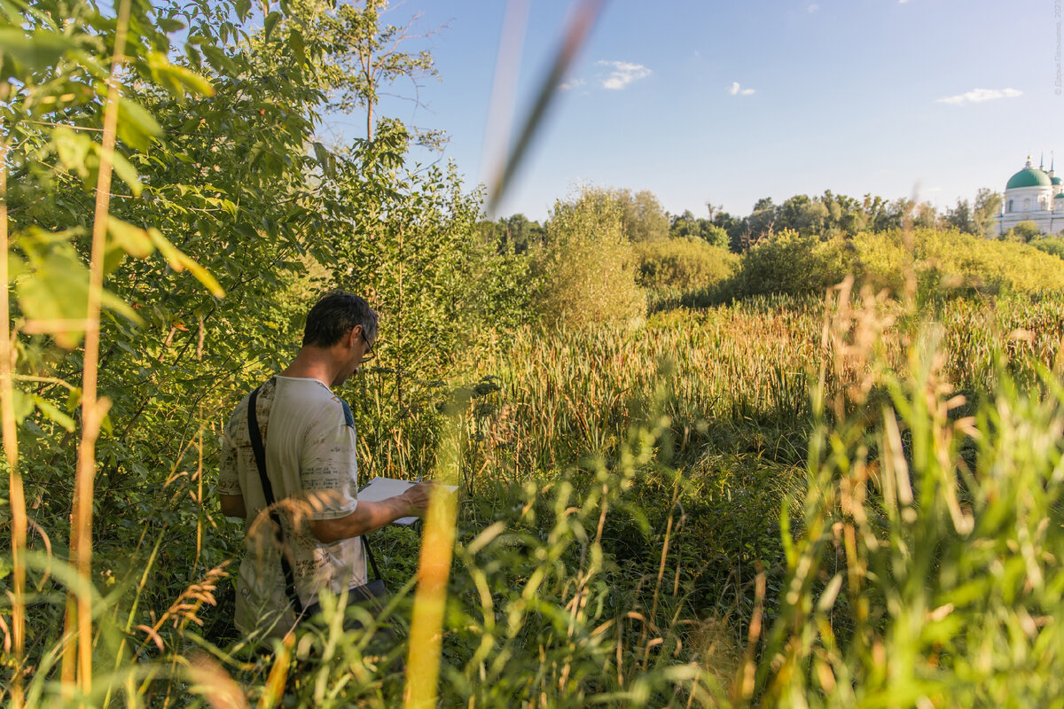Жители козельска. Газоперерабатывающий комплекс усть луга. Вокзал луга ленинградская область. Город луга вокзал. Усть луга стройка.