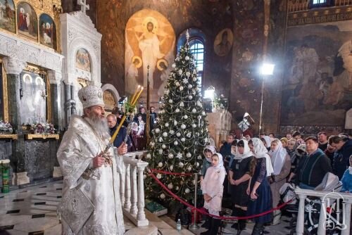 Митрополит Онуфрий ведет Рождественское богослужение. В этом году будет уже 25 декабря, вместо 7 января