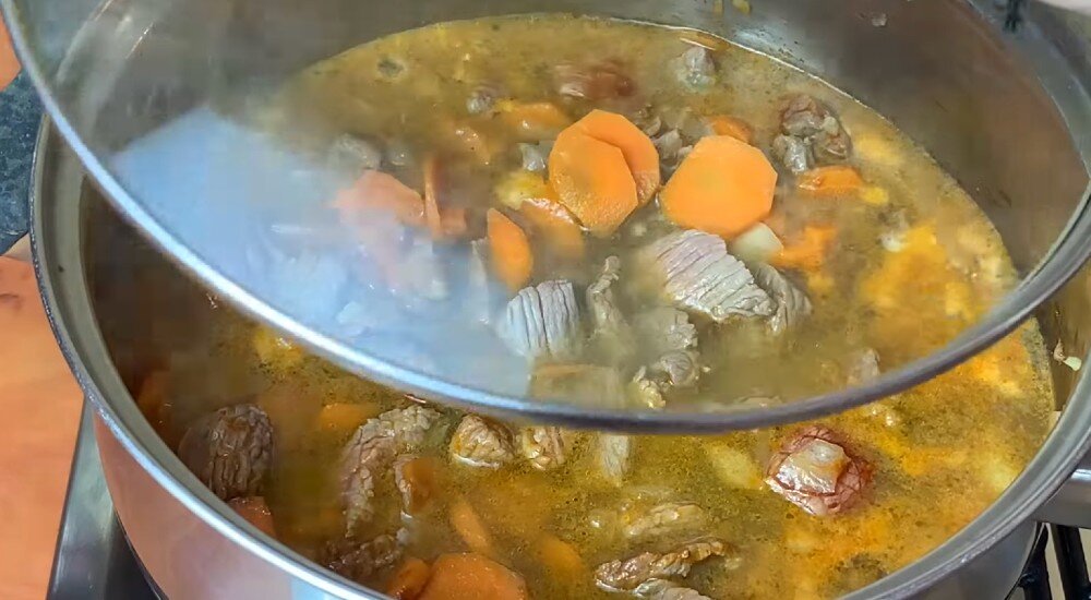 Все-таки правда, что самый наваристый суп получается не из свинины и курицы, а из говядины. Он обладает потрясающим ароматом и вкусом!-3