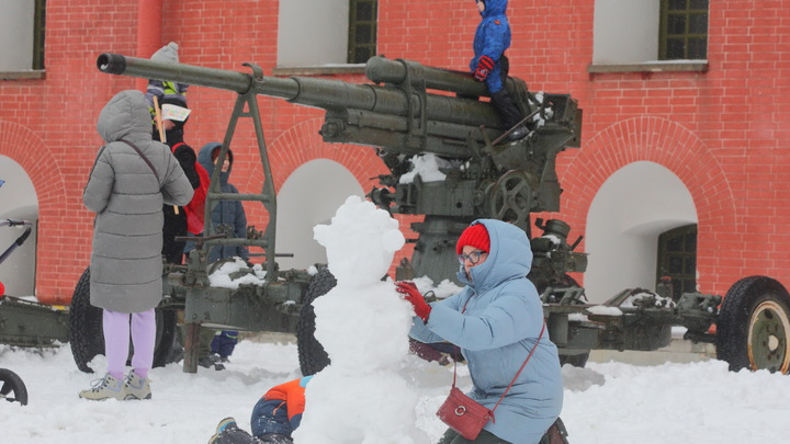 ZAMIR USMANOV/GLOBAL LOOK PRESS 