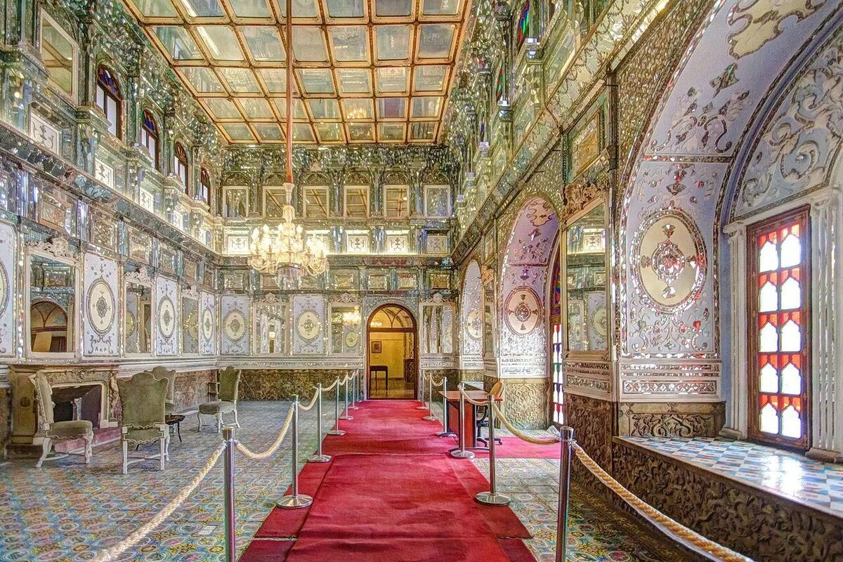 Блестящий зал во дворце Голестан