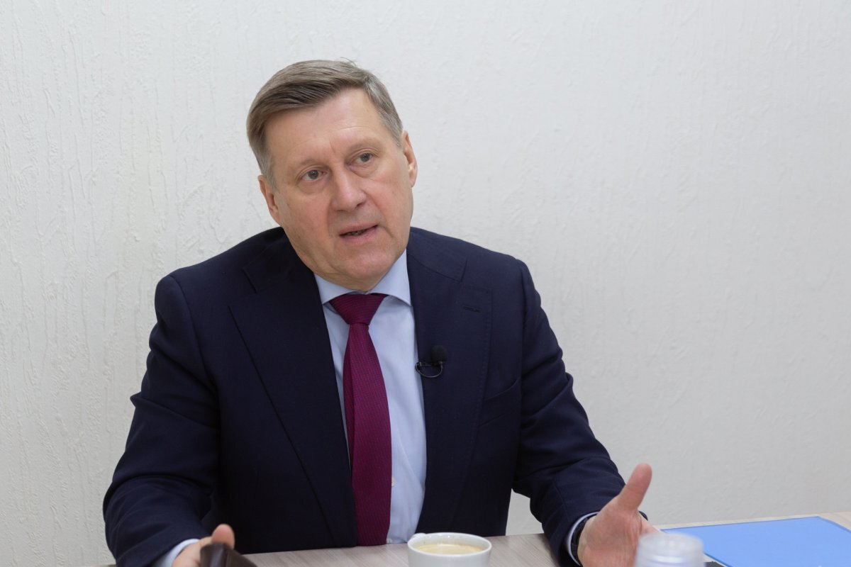    В Новосибирске мэр Анатолий Локоть проехался на новом троллейбусе №29