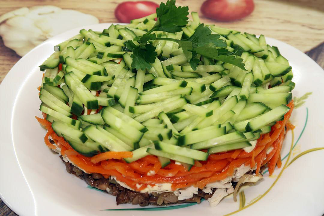 Слоеный салат с корейской морковью