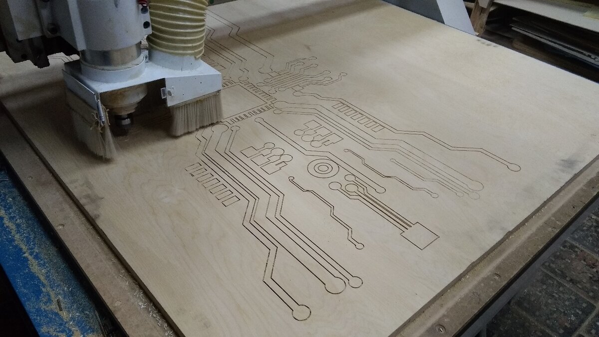 Нарисовал векторов в виде схемы,загрузил в станок,гравернул и вырезал столешницу(фанера 18мм)