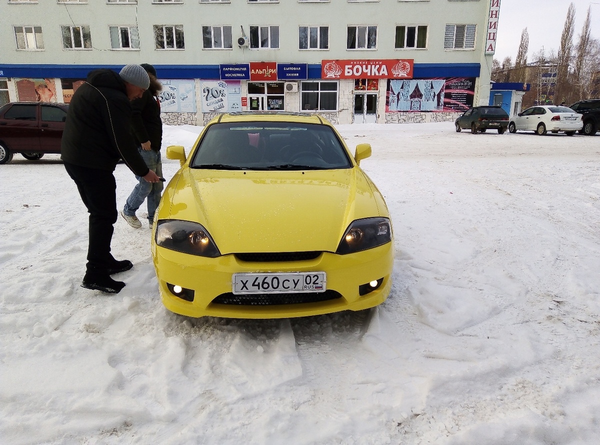 Обычная ситуация, не обходимо осмотреть автомобиль и т.д. естественно изначально, чтобы не тратить время, автомобиль проверяется по базам. Достаточно гос. номера, московские номера, что самое главное, с помощью программы, могут быстро увидеть номер ПТС и номер двигателя, что для меня очень важно.