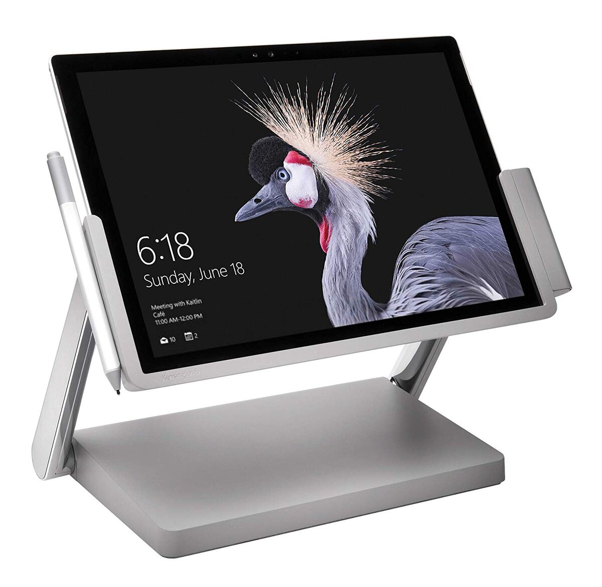 
 Эта док-станция сделана специально для линейки Surface Pro, и благодаря  ей ваш планшет практически превратится в Surface Studio. В ней есть порт  USB-C, четыре порта USB-A, Ethernet, DisplayPort  и порты HDMI, можно  подключать внешние 4K-дисплеи. Подставка сделана так же качественно, как  и сам Pro, а подвижный шарнир позволит установить планшет под любым  удобным углом для рисования, просмотра фильмов и просто для  пролистывания соцсетей.