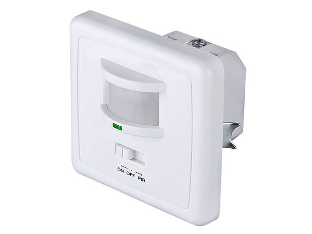 Подключен к подсветке рабочей зоны. Удобно зайти ночью чисто попить. Зашел, щелчок, свет, выпил, ушел. Не надо шарить сонной рукой по стене, щурить глаза от яркого света (подсветка рабочей зоны локальная и неяркая), удобно. Выключится сам через одну минуту.