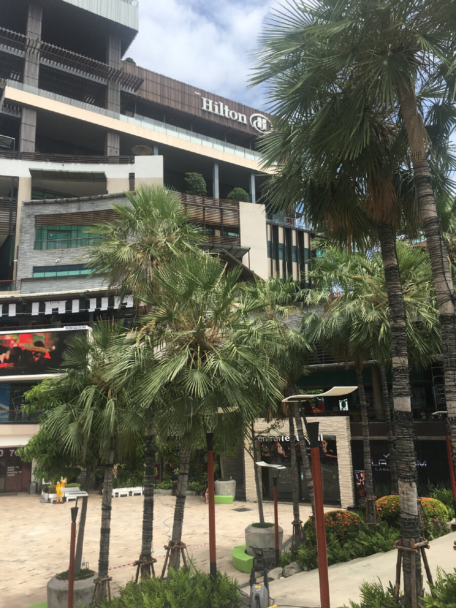 Нет, это не моя гостиница, моя будет дальше 