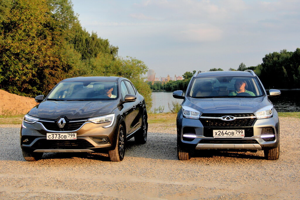 Chery Tiggo 4 недавно сыграл вничью с Рио Х-лайн. Здесь мы нашли ему соперника посильнее - амбициозный Рено Аркана.