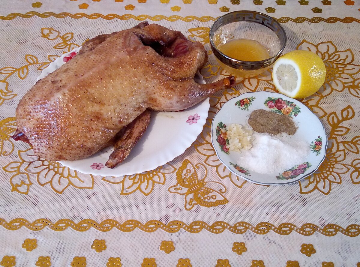 какие специи для утки в духовке подходят. приправа для приготовления утки. приправа для утенка. утка с гарниром. приправа для индейки волшебное дерево состав.
