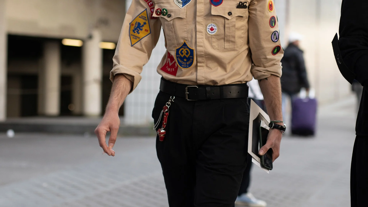 Вообщем то, это не просто практично и стильно, это очень ноский материал, который практический не подвержен износу