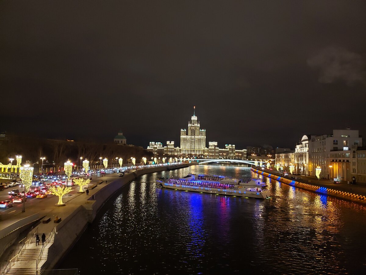 парк зарядье в москве зимой