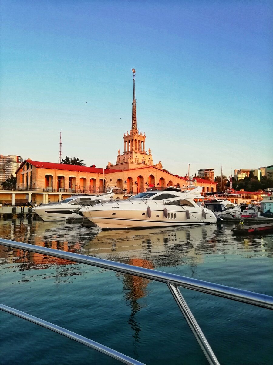                                  Главное здание Морского порта