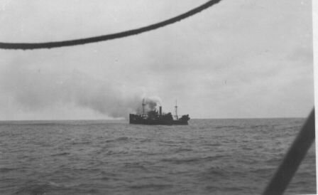 Советский пароход "Ижора". Снимок с эсминца "Фридрих Ин", 7 марта 1942 года.