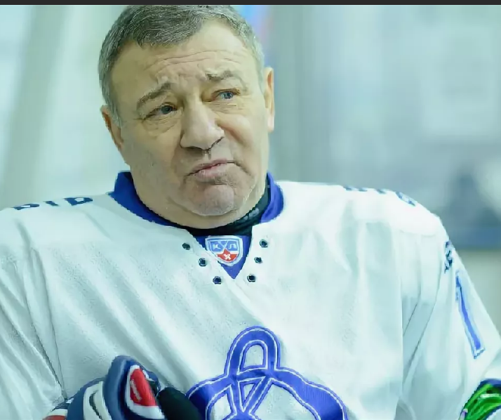 В 1978 году окончил Ленинградский государственный университет физической культуры им. П. Ф. Лесгафт Российский бизнесмен, миллиардер. Заслуженный тренер и Заслуженный работник физической культуры Российской Федерации, доктор педагогических наук, автор более 30 учебно-методических и научных работ в сфере организации и управления тренировочным процессом. В 1964 году стал заниматься борьбой (самбо, затем дзюдо) у тренера Анатолия Рахлина, в одной группе с Владимиром Путиным. Более 15 лет проработал тренером дзюдо и самбо в спортивных клубах Ленинград

